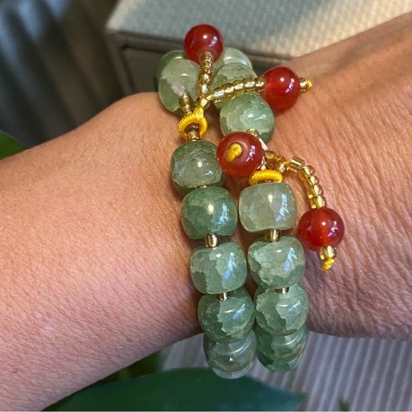 Set of 2 jade color glass beads, handmade stretch bracelets, with heart bag!💜💗💕 - Picture 2 of 7